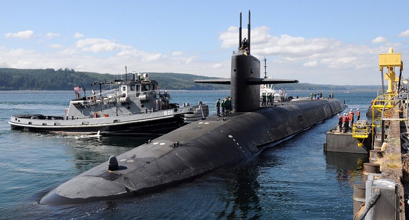 Прибытие стратегической АПЛ "Луизиана" (класс "Огайо") на военно-морскую верфь в Пьюджет-Саунд